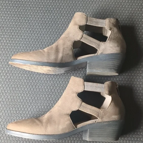 Eileen Fisher size 9 Tan Ankle Boots - Picture 3 of 5